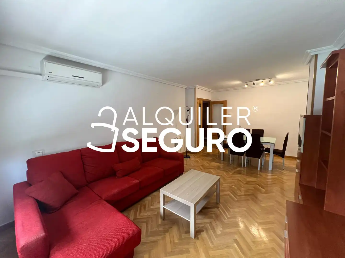 Living room of Flat for rent in Tres Cantos  with Air Conditioner, Heating and Swimming Pool
