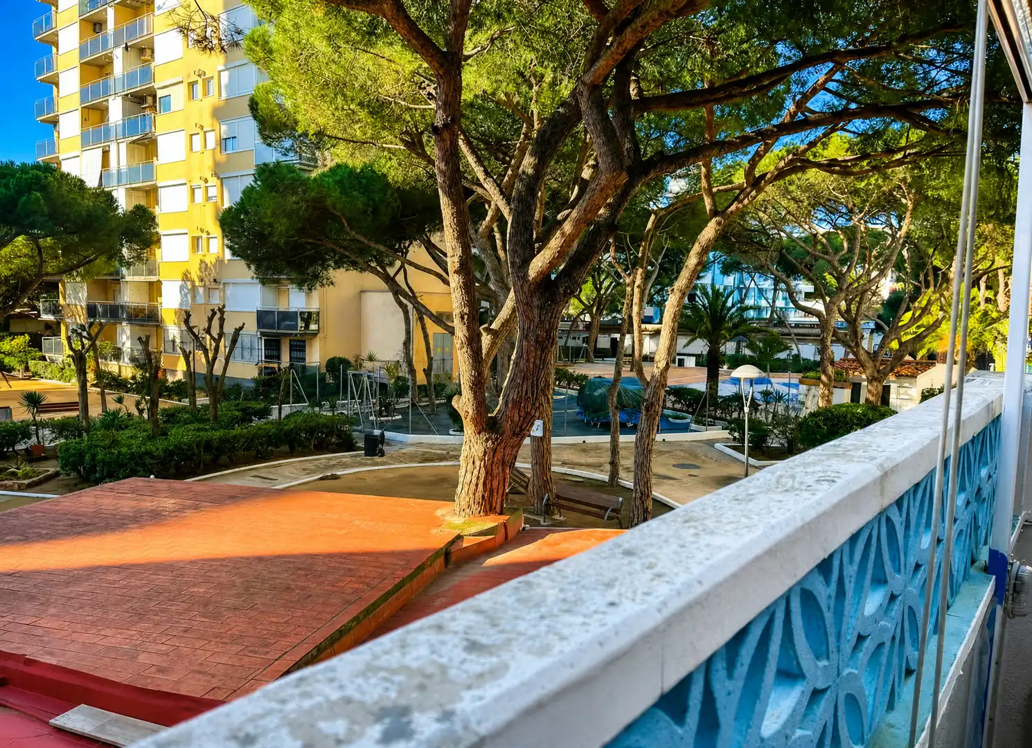 Vista exterior de Piso en venta en Blanes con Terraza y Amueblado