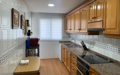 Kitchen of Flat for sale in Moncada  with Air Conditioner, Furnished and Oven