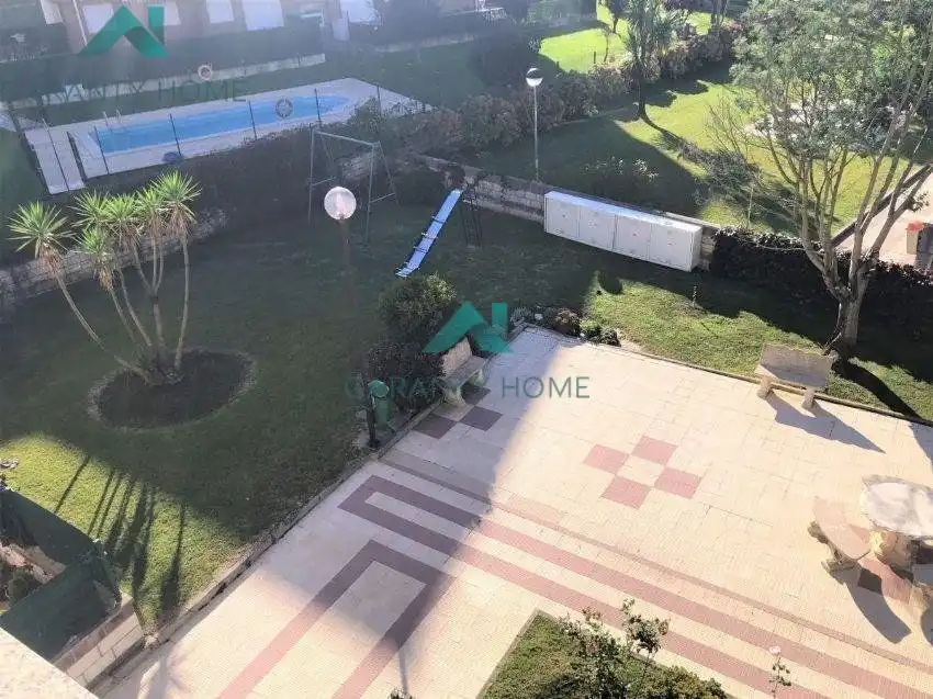 Vista exterior de Pis de lloguer en Noja amb Jardí privat, Terrassa i Piscina comunitària