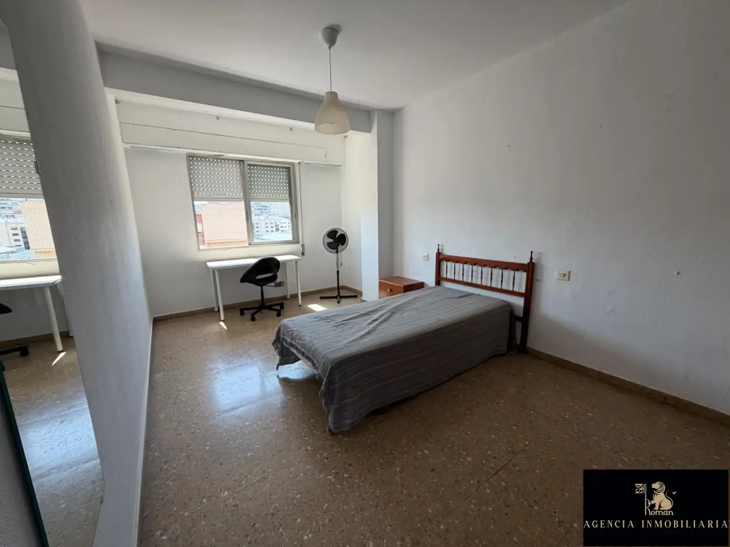 Habitación de Piso en venta en Murcia con Terraza y Balcón