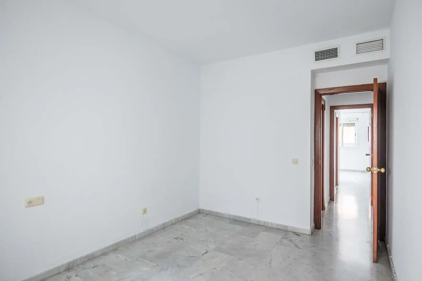 Habitación de Piso en venta en Alcalá de Guadaira con Aire acondicionado, Terraza y Balcón