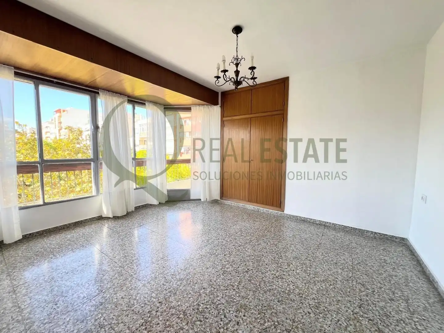 Vista exterior de Piso en venta en Agost con Balcón