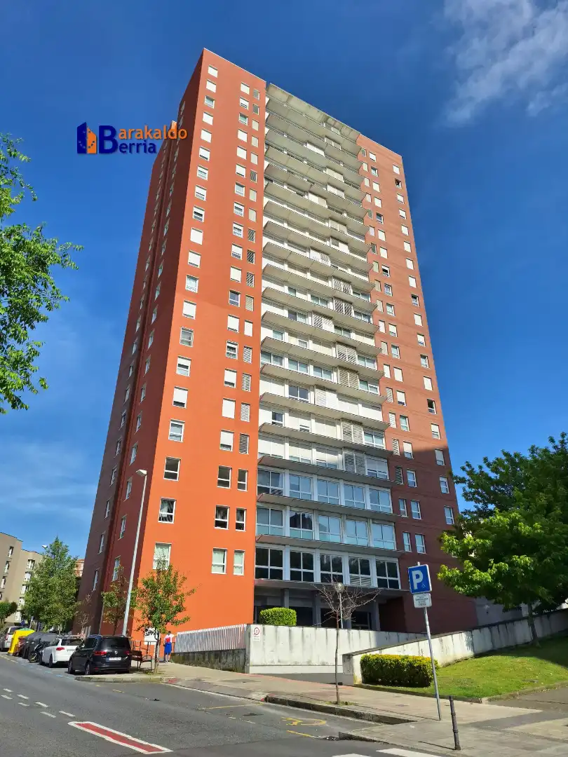 Vista exterior de Apartamento en venta en Barakaldo  con Calefacción