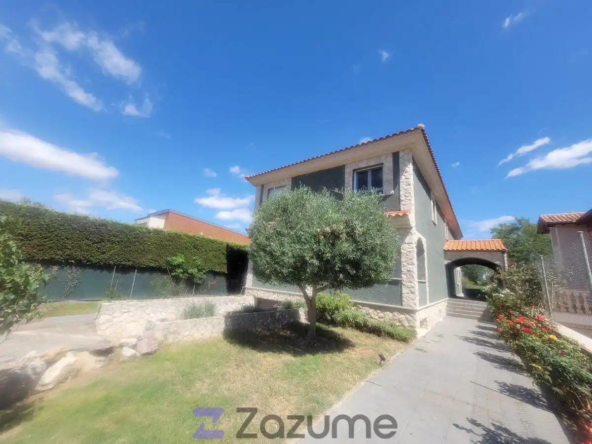 Vista exterior de Casa o chalet de alquiler en Aldeamayor de San Martín con Calefacción, Jardín privado y Terraza