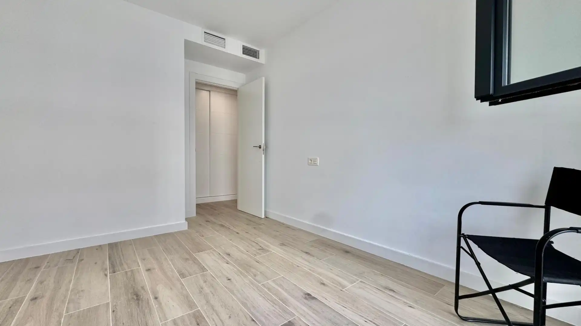 Flat with terrace to rent in Avenida de la Marina Española, imagen 18