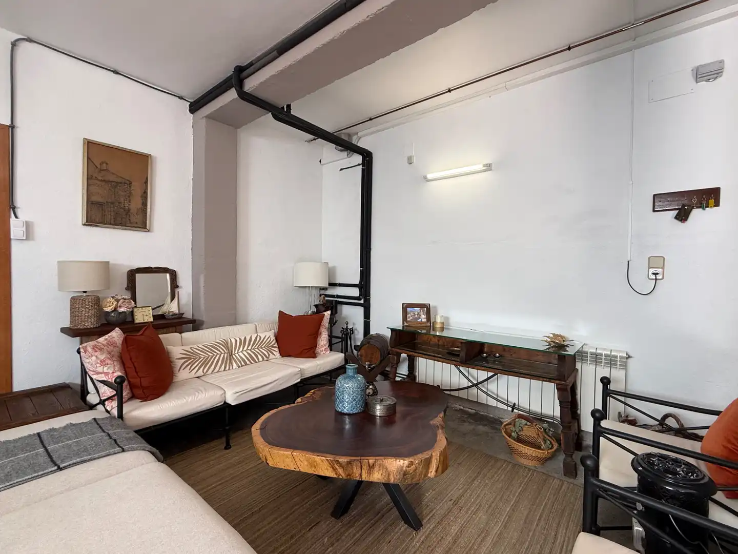 Sala de estar de Casa o chalet en venta en Besalú con Aire acondicionado, Calefacción y Jardín privado