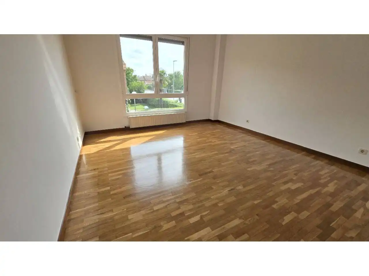 Dormitori de Casa adosada en venda en  Logroño amb Aire condicionat, Calefacció i Parquet