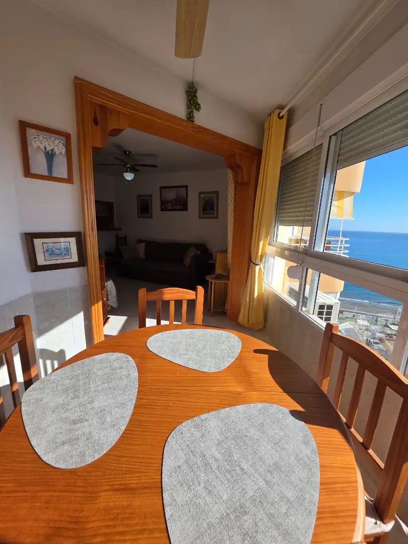 Menjador de Apartament de lloguer en Torrox amb Aire condicionat, Calefacció i Moblat