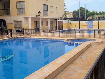 Pis amb balcó en venda a Formentera del Segura