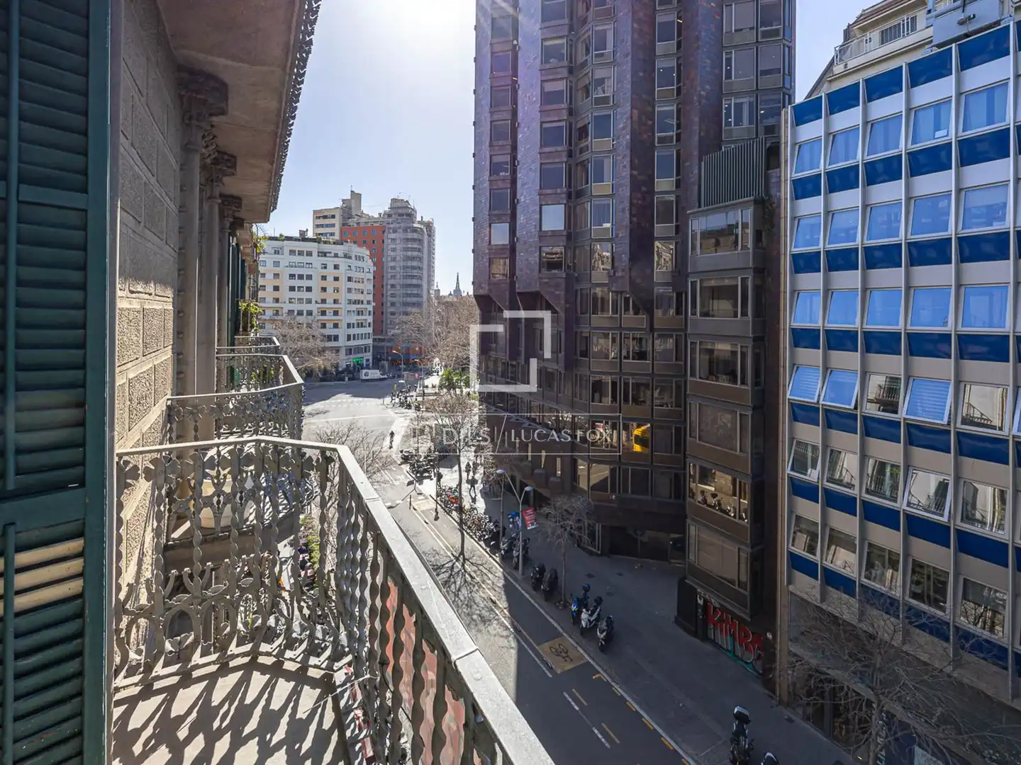 Außenansicht von Wohnung zum Verkauf in Barcelona mit Klimaanlage, Heizung und Balkon