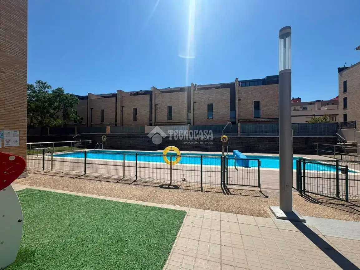 Swimming pool of Study for sale in Zaragoza  with Air Conditioner and Community pool