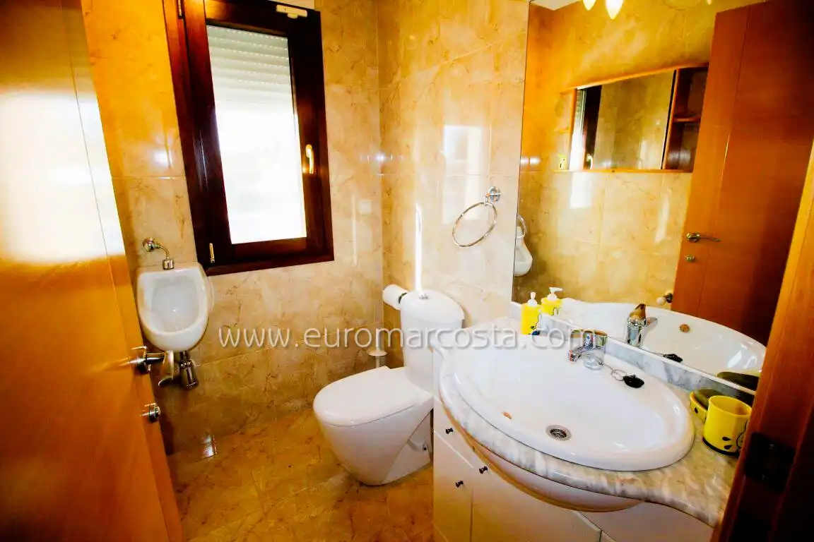 Bathroom of Houses for sale in Elche / Elx  with Air Conditioner, Heating and Private garden