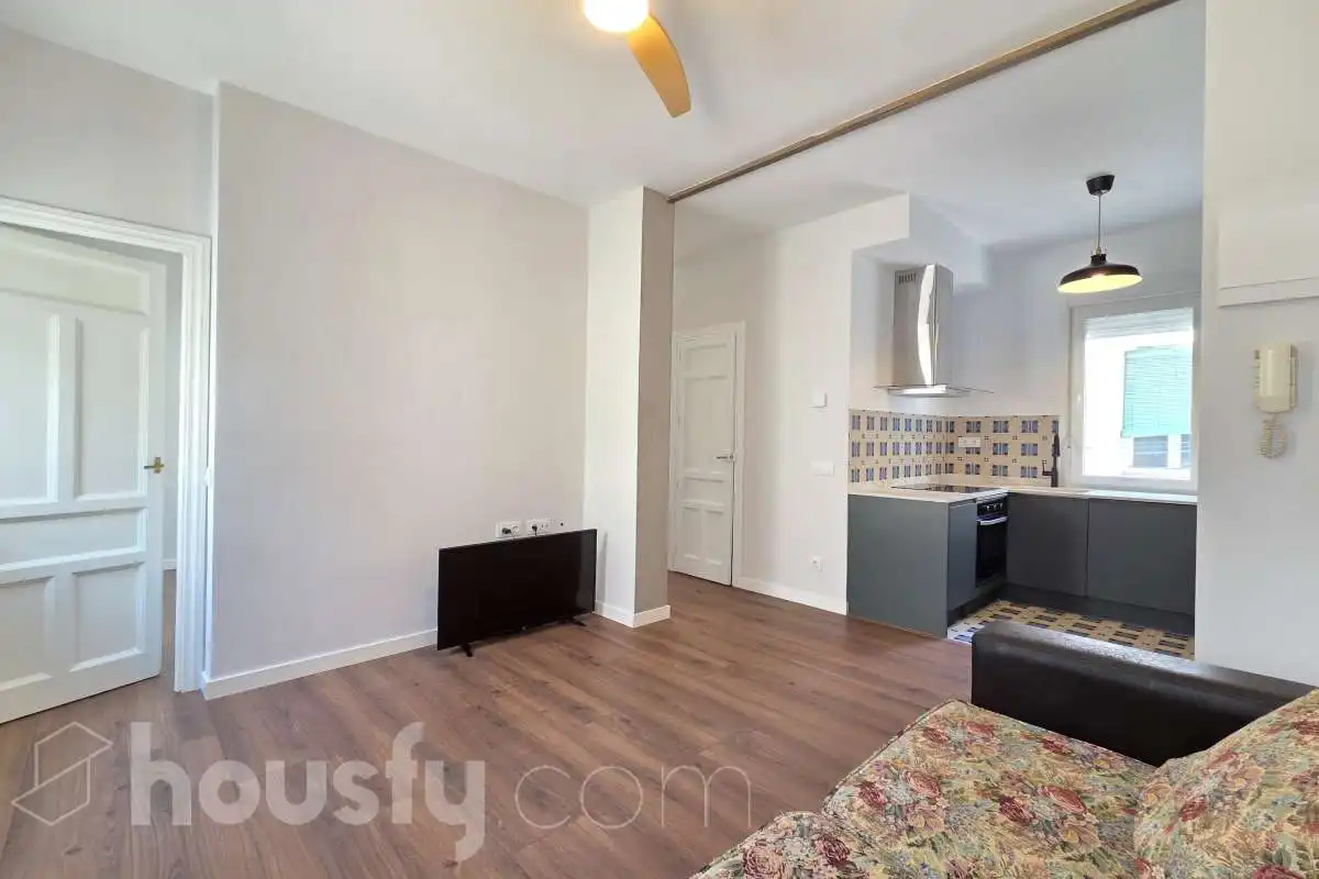 Living room of Flat for rent in Madrid  with Heating and Furnished