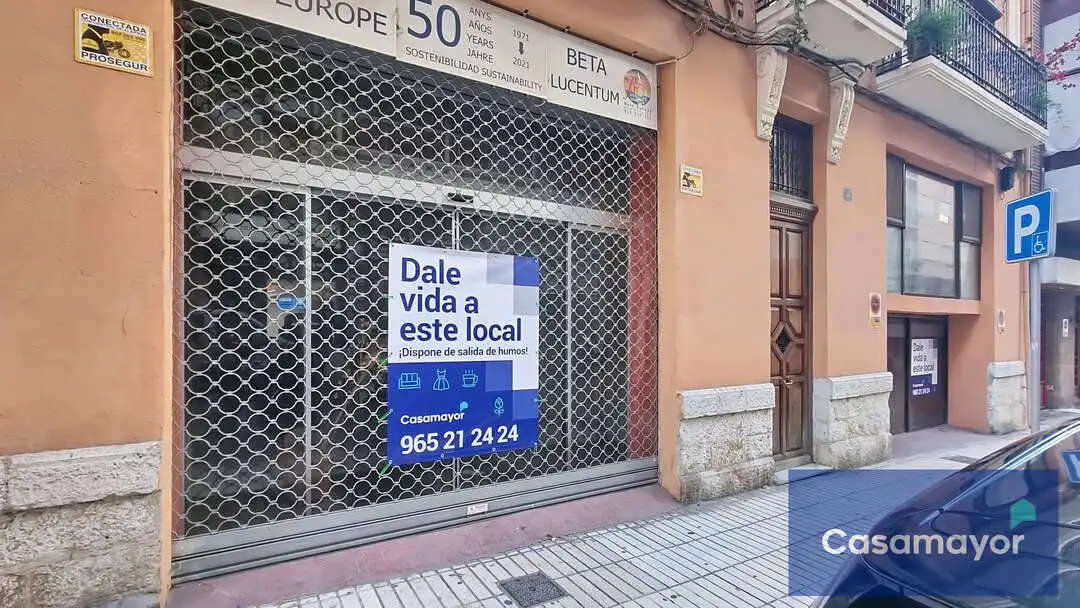 Local comercial de lloguer a Calle Pablo Iglesias