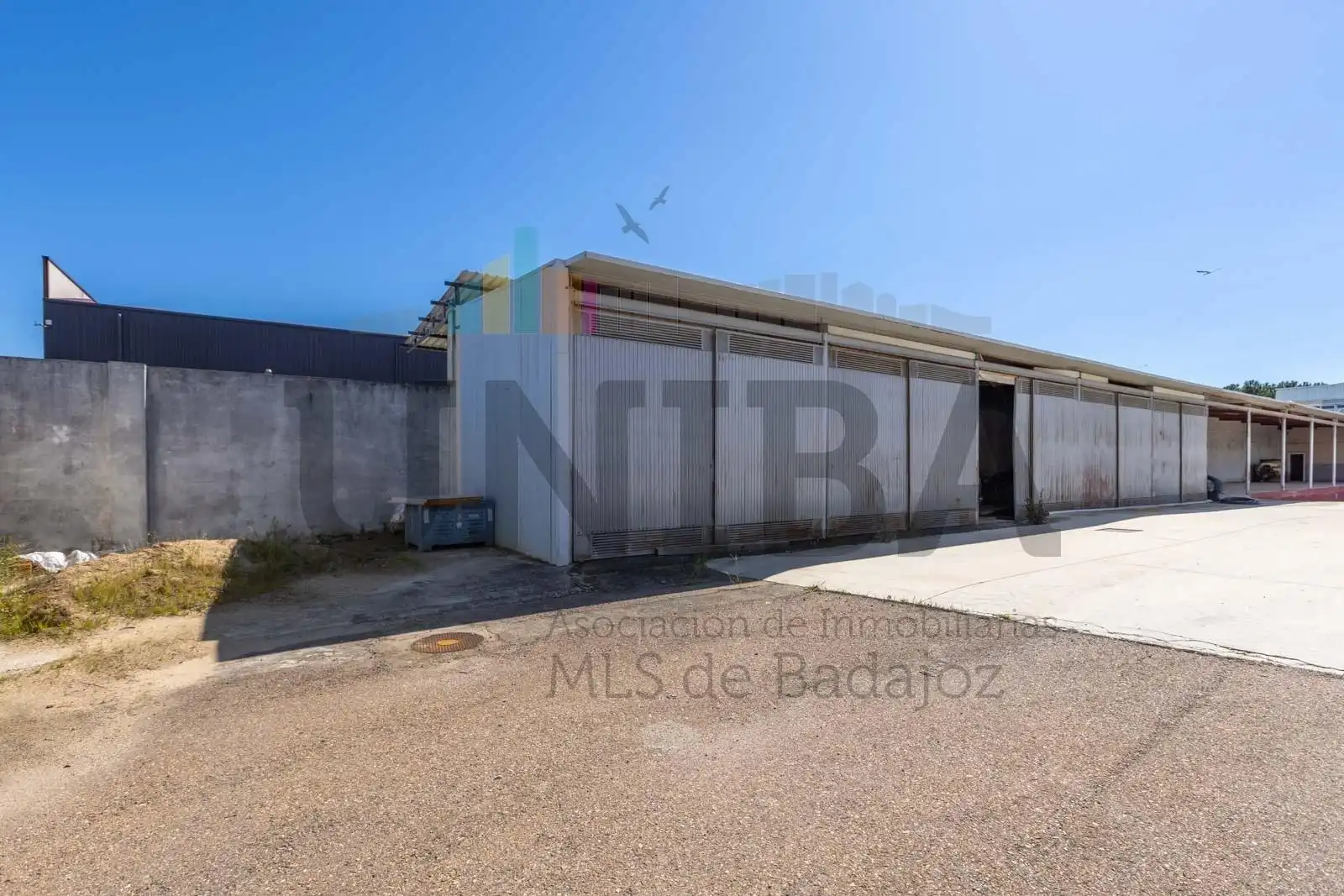 Exterior view of Industrial buildings for rent in La Garrovilla 