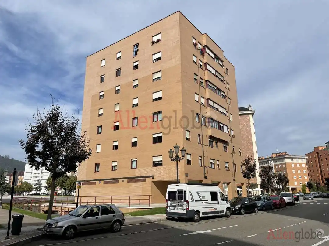 Pis de lloguer a Calle Jaime Truyols Santonja, Corredoría - La Carisa - Prado de La Vega