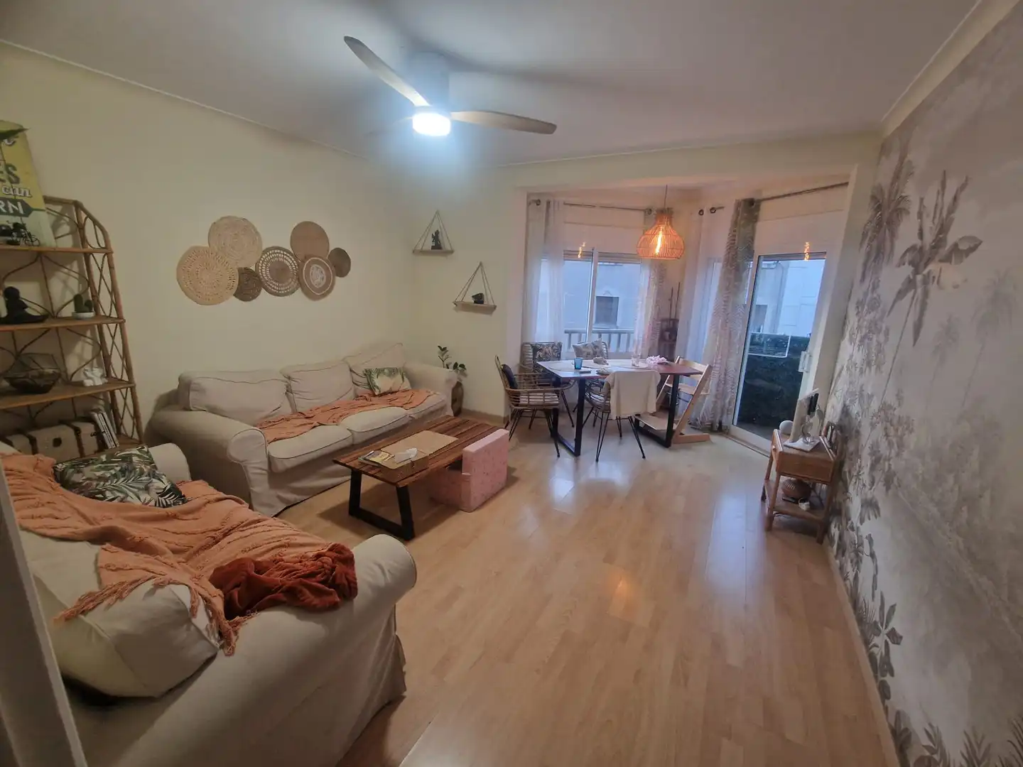 Living room of Flat for sale in Tarragona  with Air Conditioner, Heating and Parquet flooring
