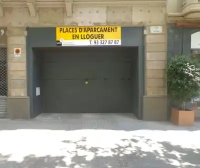 Garaje de alquiler en Carrer de Girona, 164, Dreta de l'Eixample