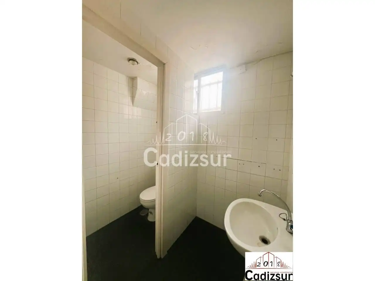 Bany de Oficina de lloguer en Cádiz