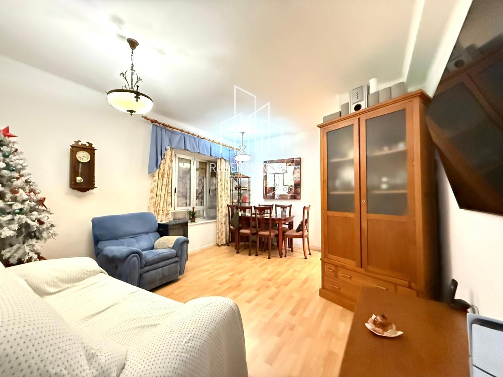 Sala d'estar de Pis en venda en Salamanca Capital amb Parquet