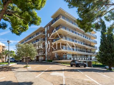Appartamento con balcone in vendita a Punta del cavall 29