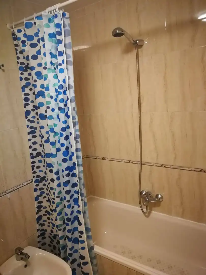 Baño de Piso en venta en Villares de la Reina con Calefacción, Horno y Microondas