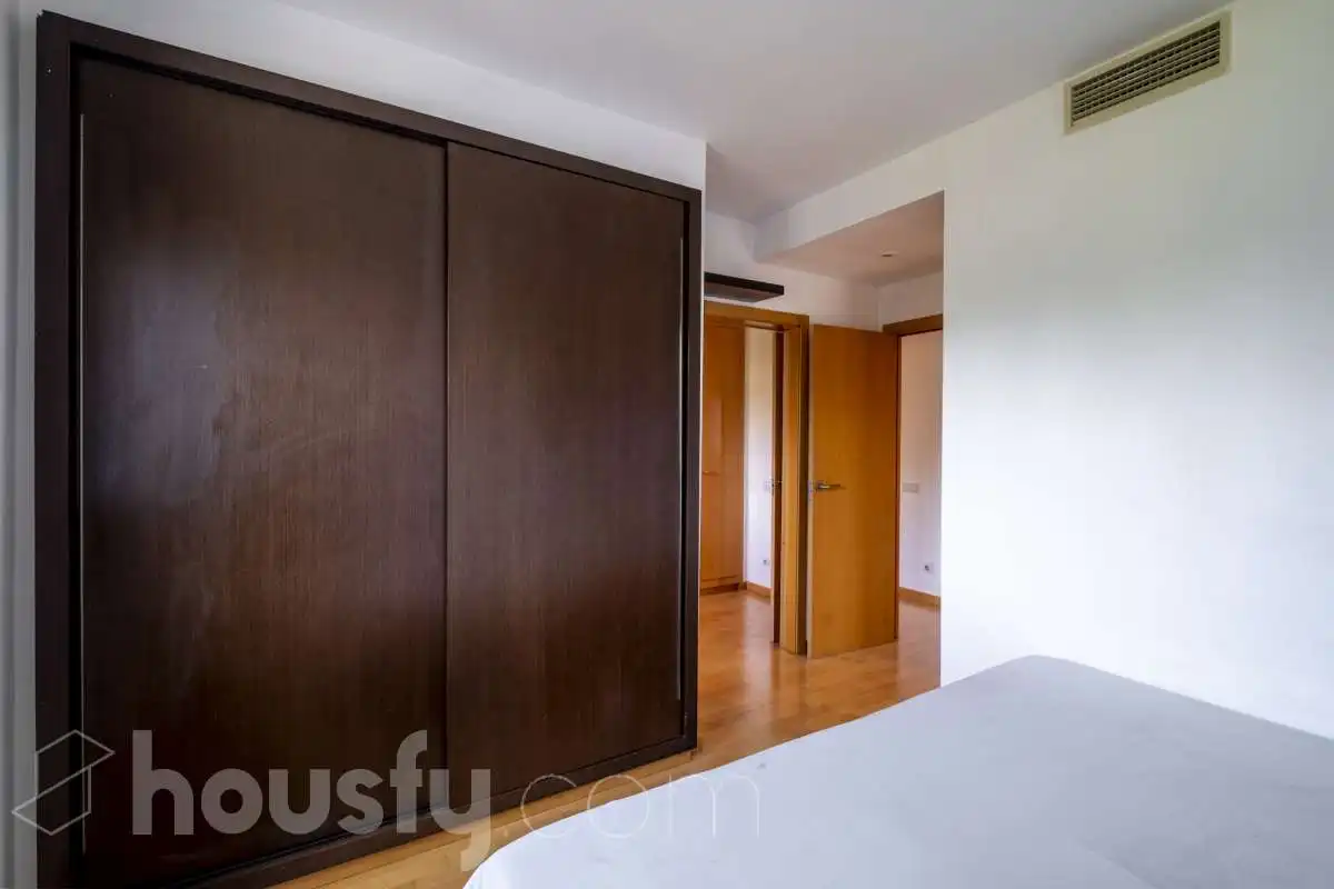 Bedroom of Flat for sale in Sant Cugat del Vallès  with Air Conditioner, Heating and Private garden