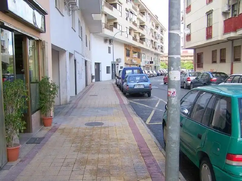 Locale commerciale in vendita a Miralvalle - Av. Virgen del Puerto - La Data, imagen 2