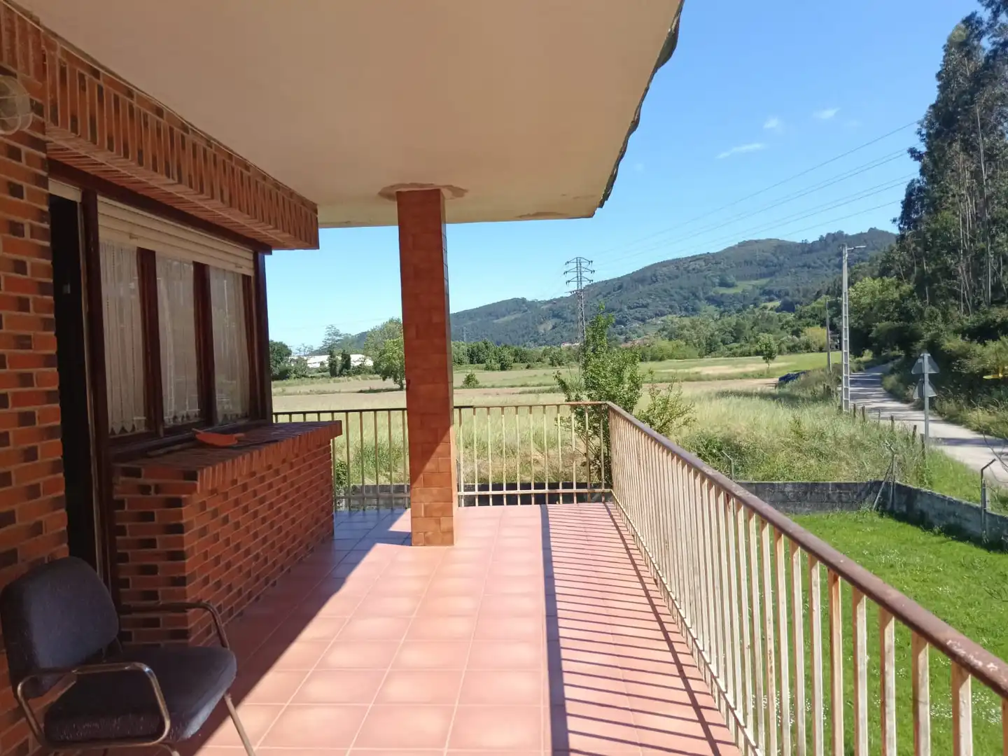 Terrassa de Casa o xalet en venda en Ampuero amb Jardí privat, Terrassa i Moblat