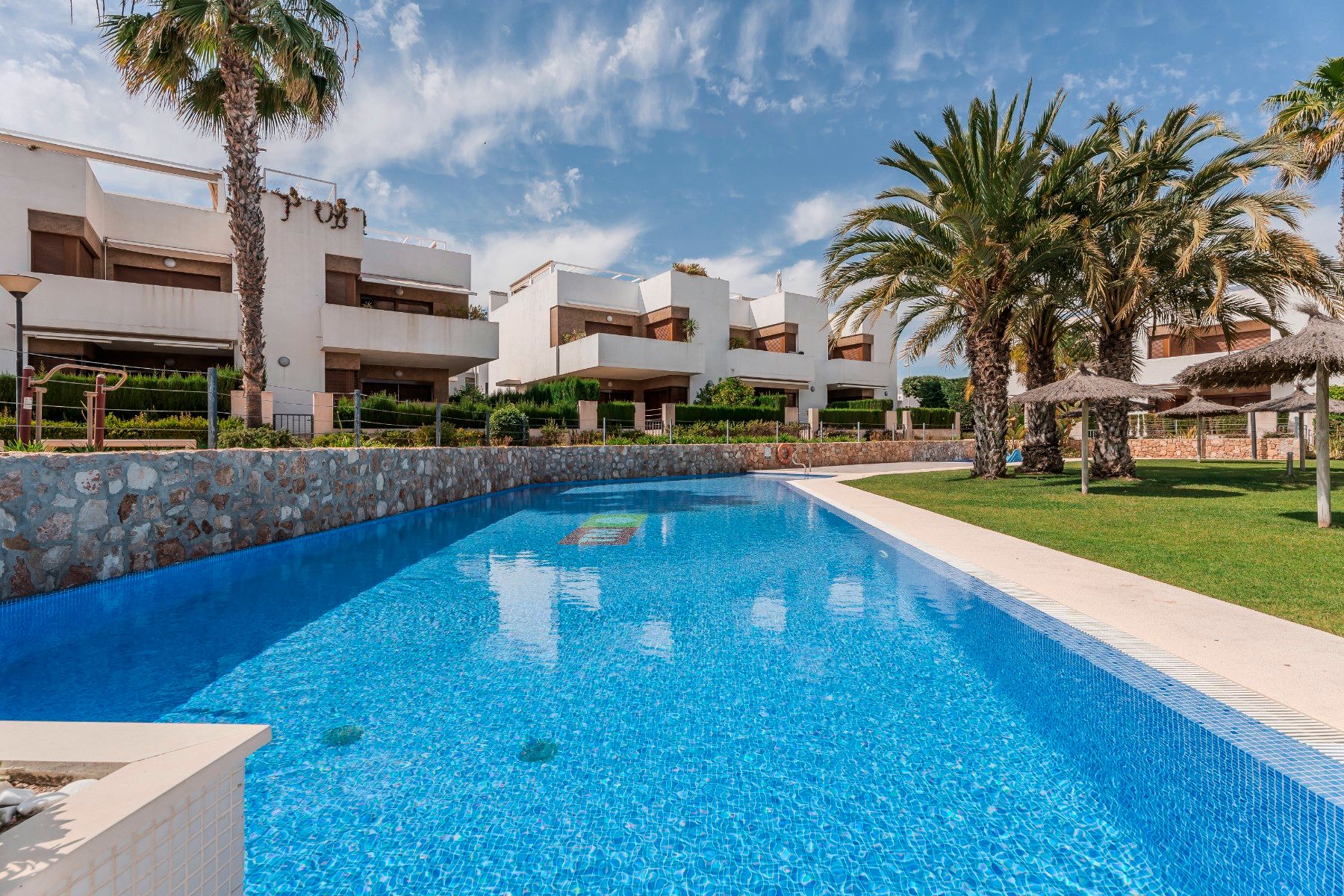 Piscina de Planta baixa en venda en Orihuela amb Aire condicionat, Calefacció i Terrassa