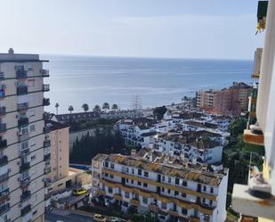 Vista exterior de Apartament de lloguer en Benalmádena amb Aire condicionat, Terrassa i Piscina comunitària