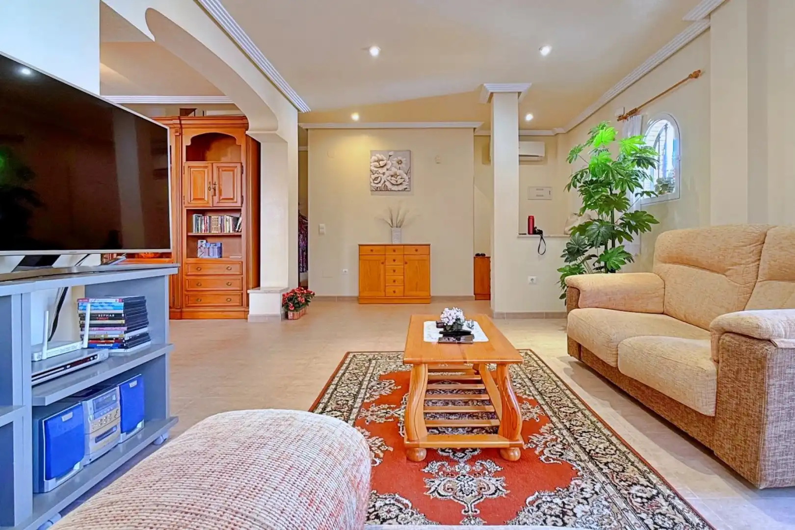 Sala d'estar de Casa o xalet en venda en Orihuela amb Calefacció, Jardí privat i Terrassa