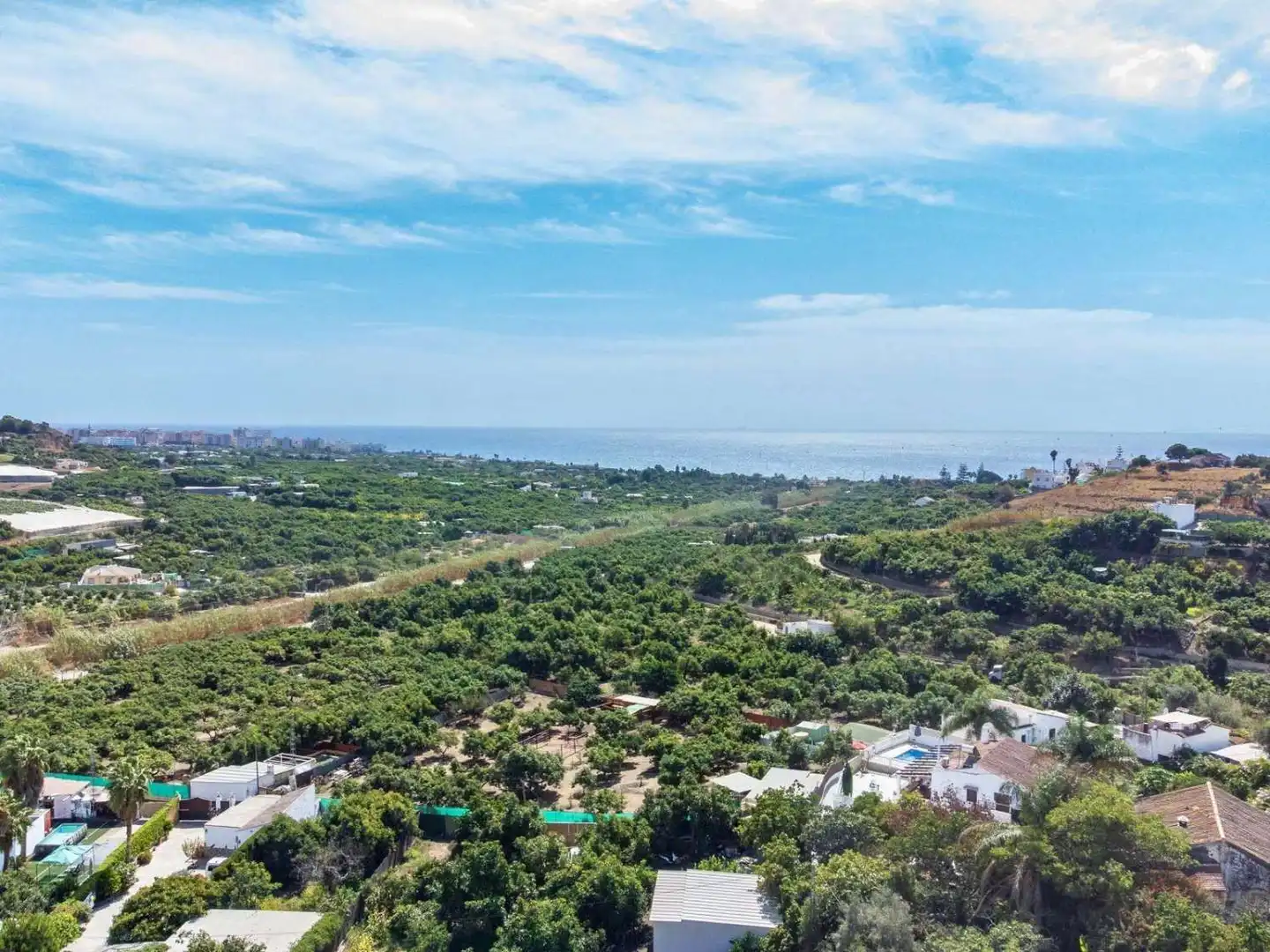 Vista exterior de Casa o xalet en venda en Nerja amb Aire condicionat i Piscina