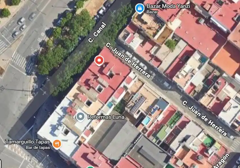 Vista exterior de Piso en venta en  Sevilla Capital