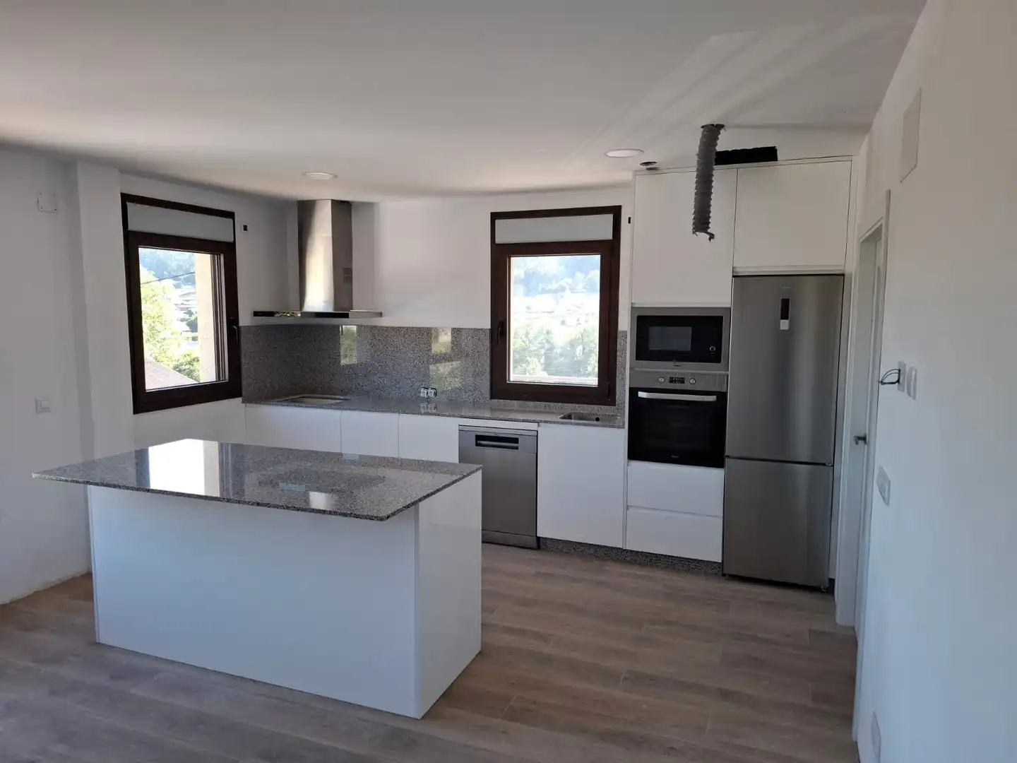 Cocina de Casa o chalet de alquiler en Santiago de Compostela  con Se aceptan mascotas