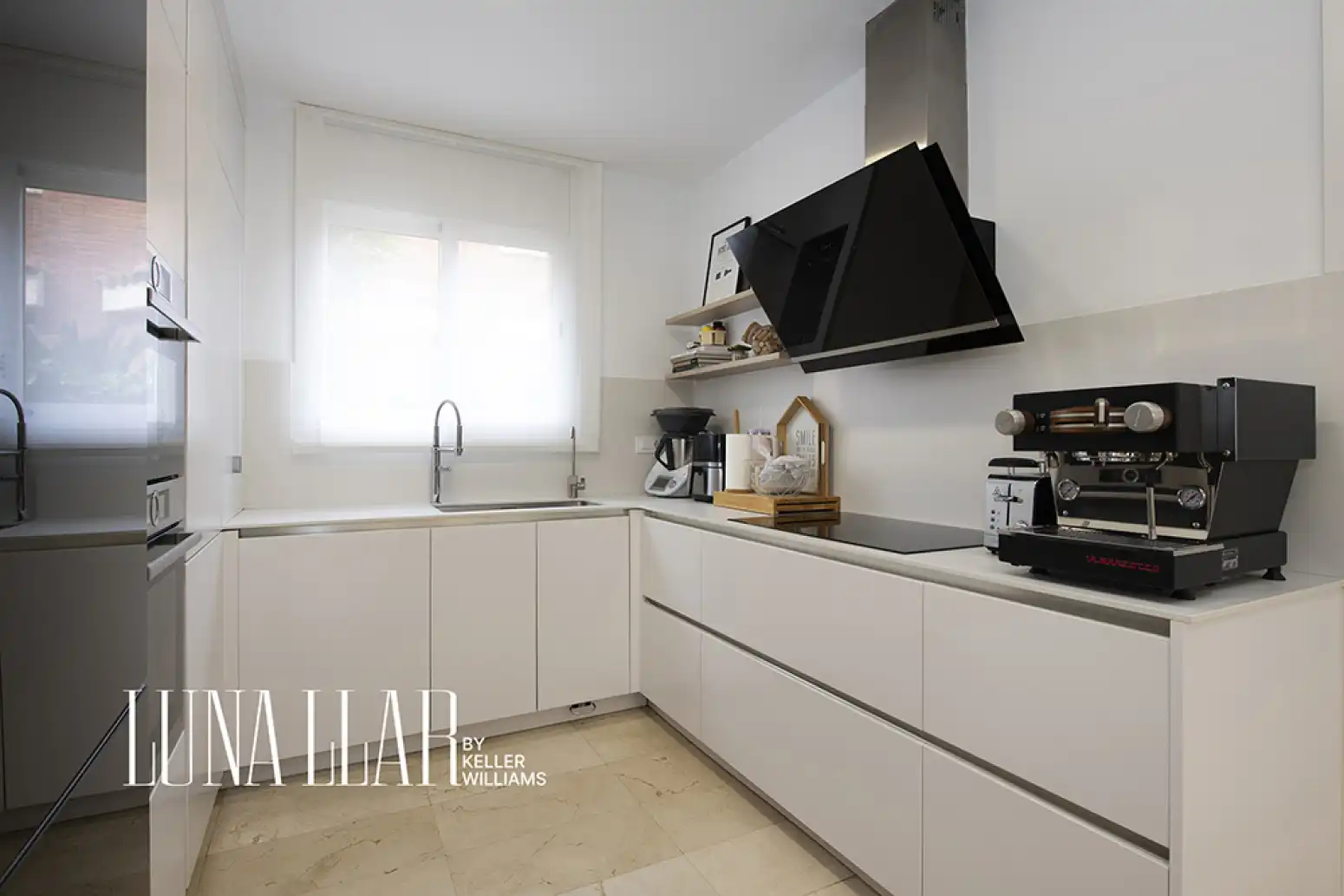 Kitchen of Houses for sale in Can Bou
