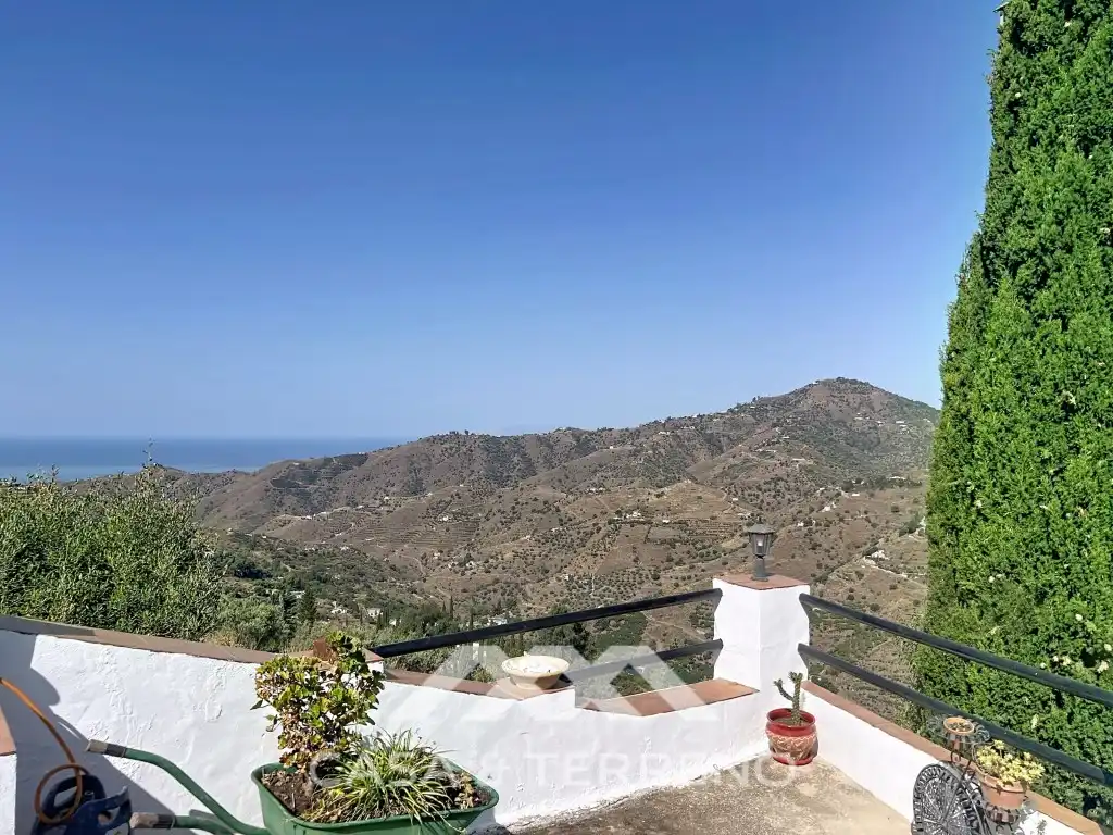 Houses for sale in Diseminados Benamayor, Cómpeta