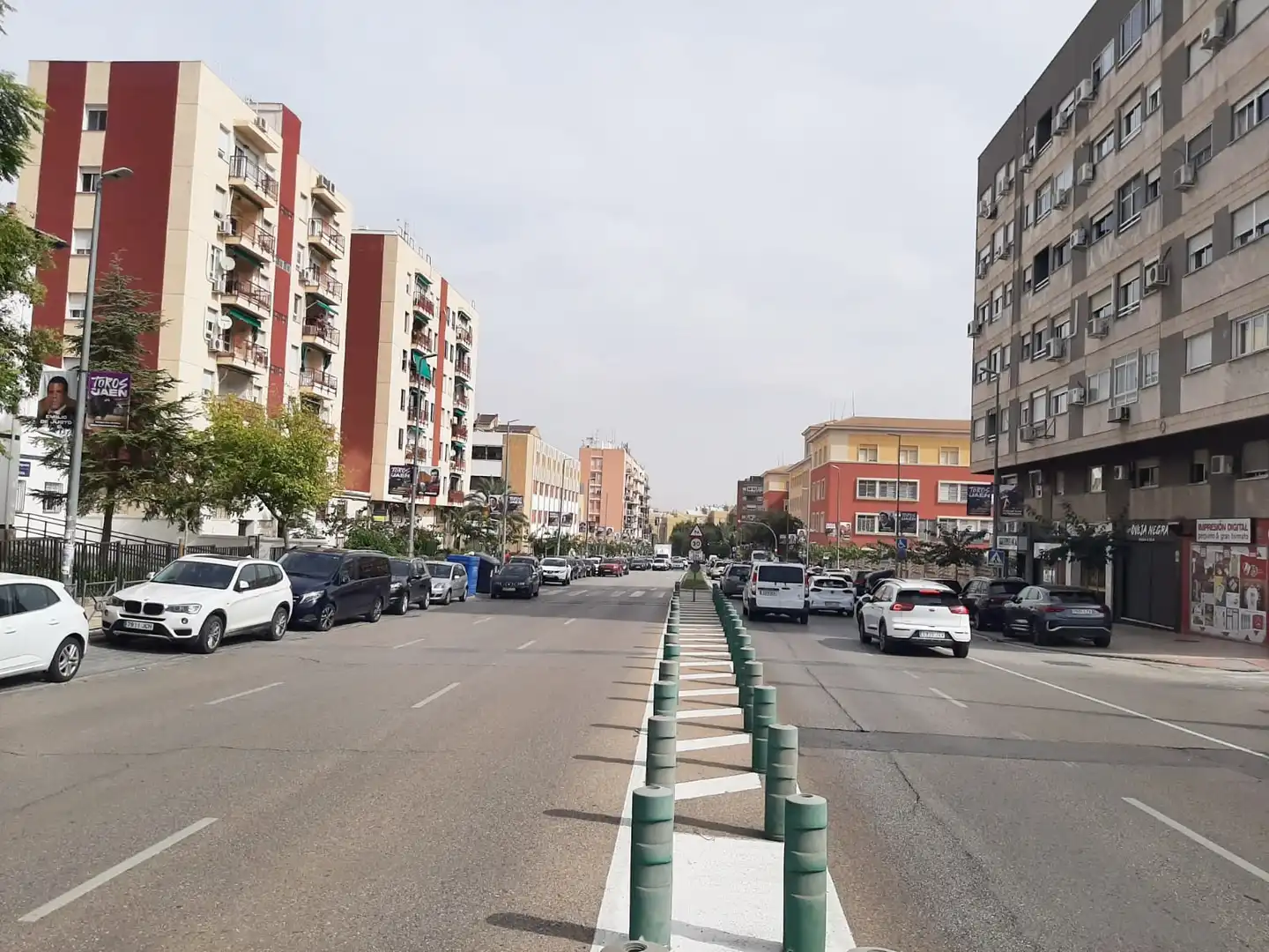 Aparcament amb ascensor en venda a Avenida Ruiz Jiménez 2