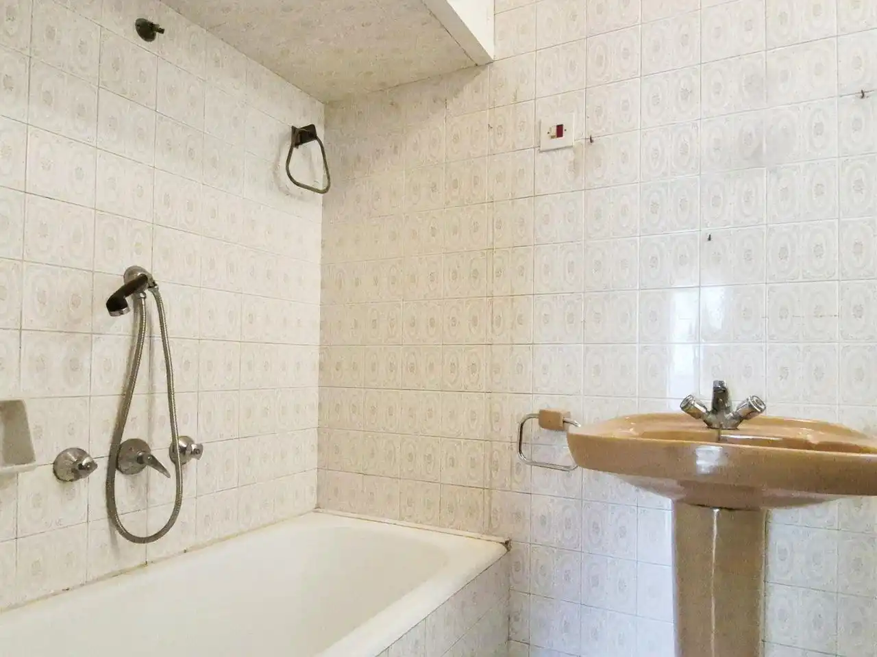 Baño de Piso en venta en Terrassa con Calefacción y Balcón