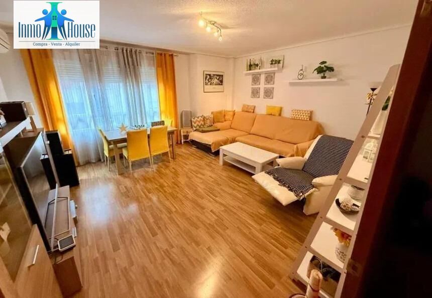 Living room of Flat for sale in  Albacete Capital  with Air Conditioner, Heating and Balcony