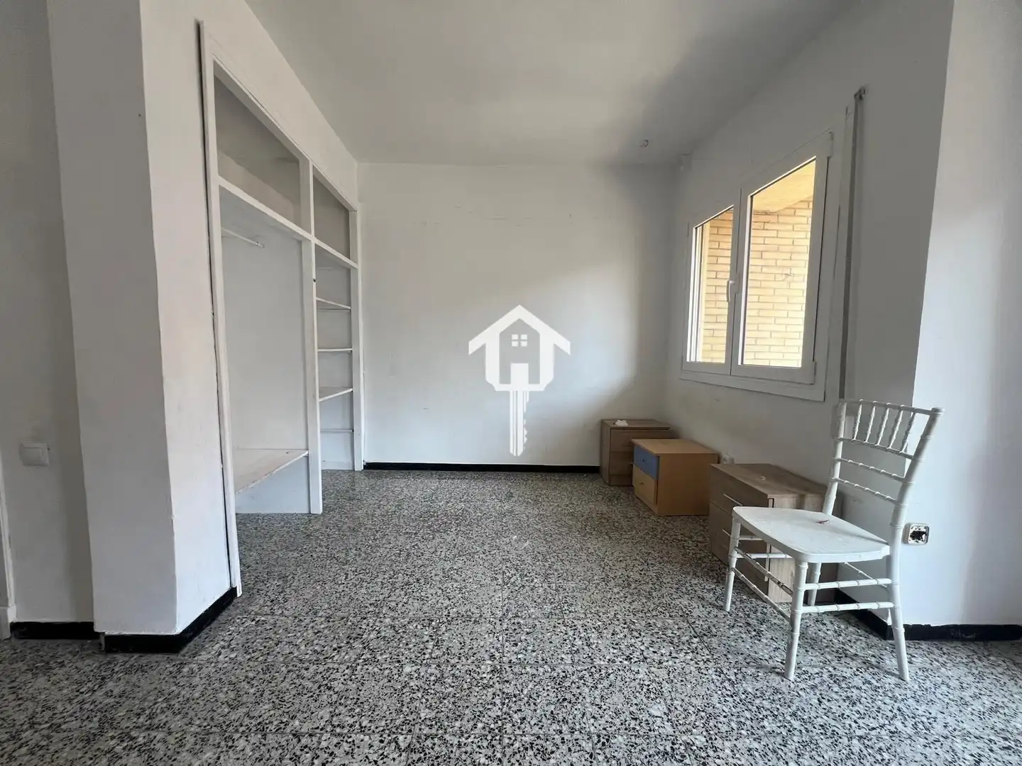 Piso en venta en Alicante / Alacant con Amueblado y Balcón
