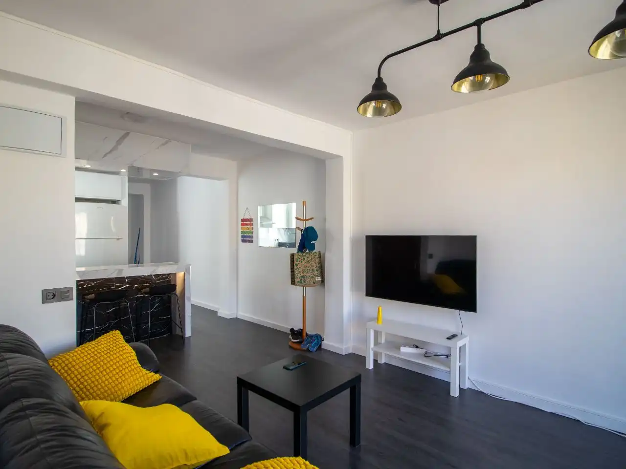 Wohnzimmer von Wohnung zur Miete in Camins al Grau