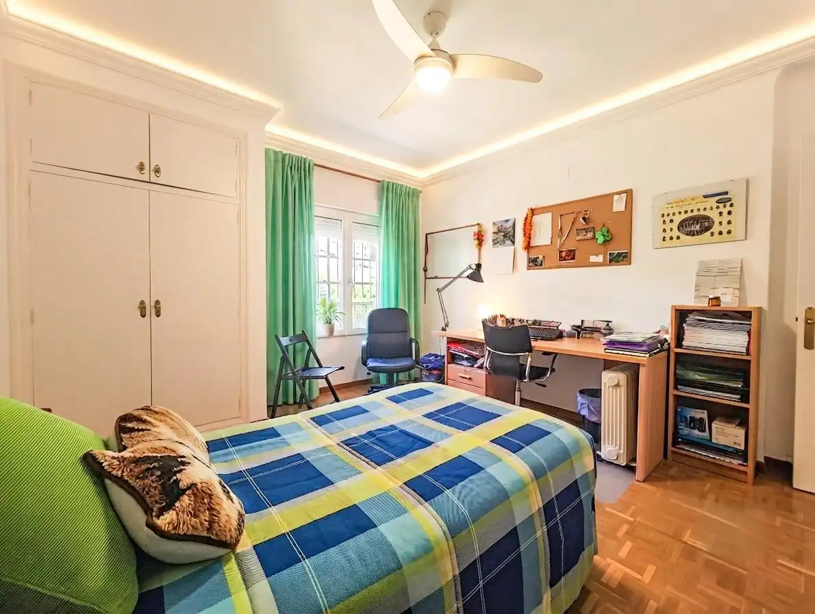 Habitación de Casa o chalet en venta en Puertollano con Aire acondicionado, Calefacción y Jardín privado