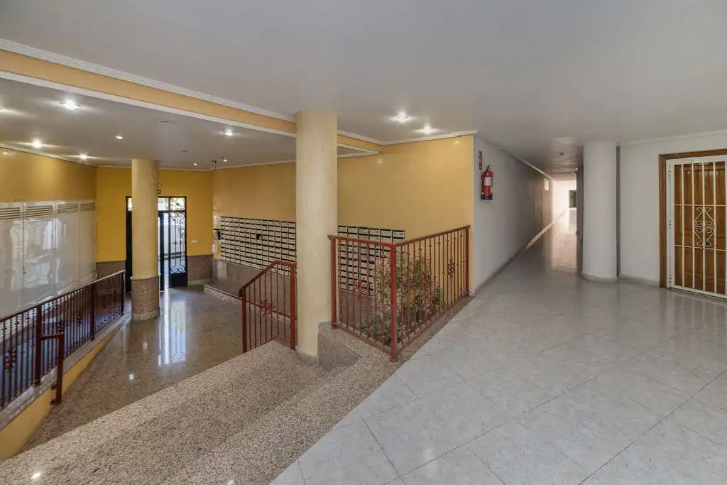 Piso en venta en Torrevieja con Piscina
