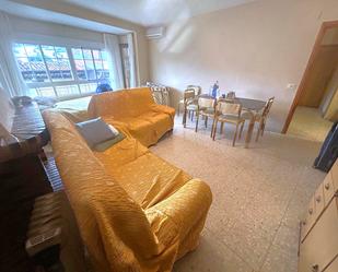Sala d'estar de Pis en venda en Aldeanueva de la Vera amb Calefacció, Terrassa i Traster