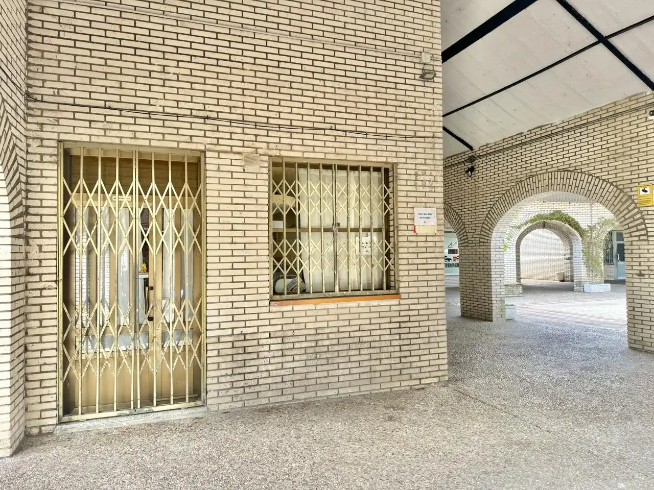 Vista exterior de Local en venta en Maello con Aire acondicionado