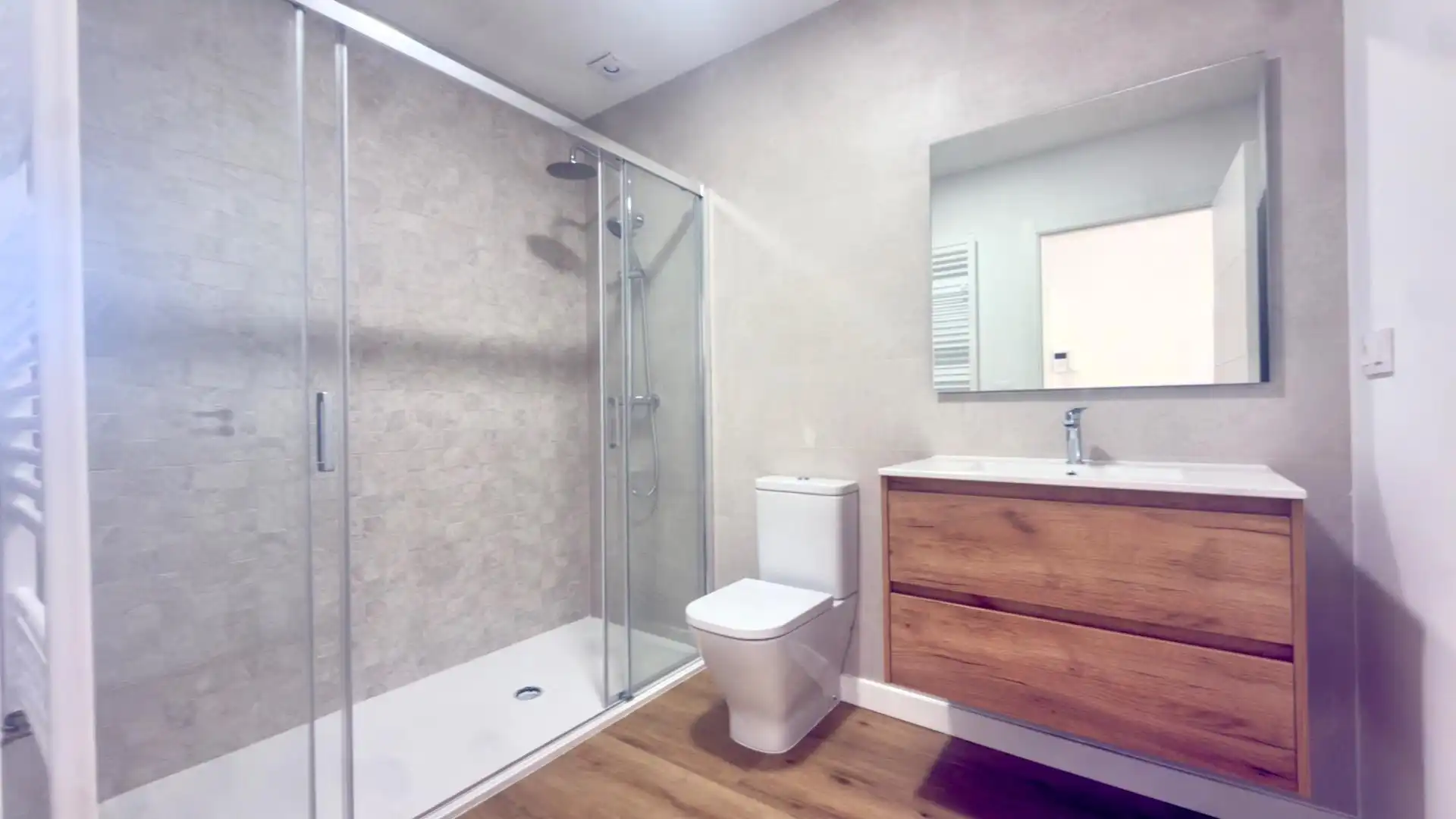Baño de Planta baja en venta en Ourense Capital  con Calefacción, Jardín privado y Terraza