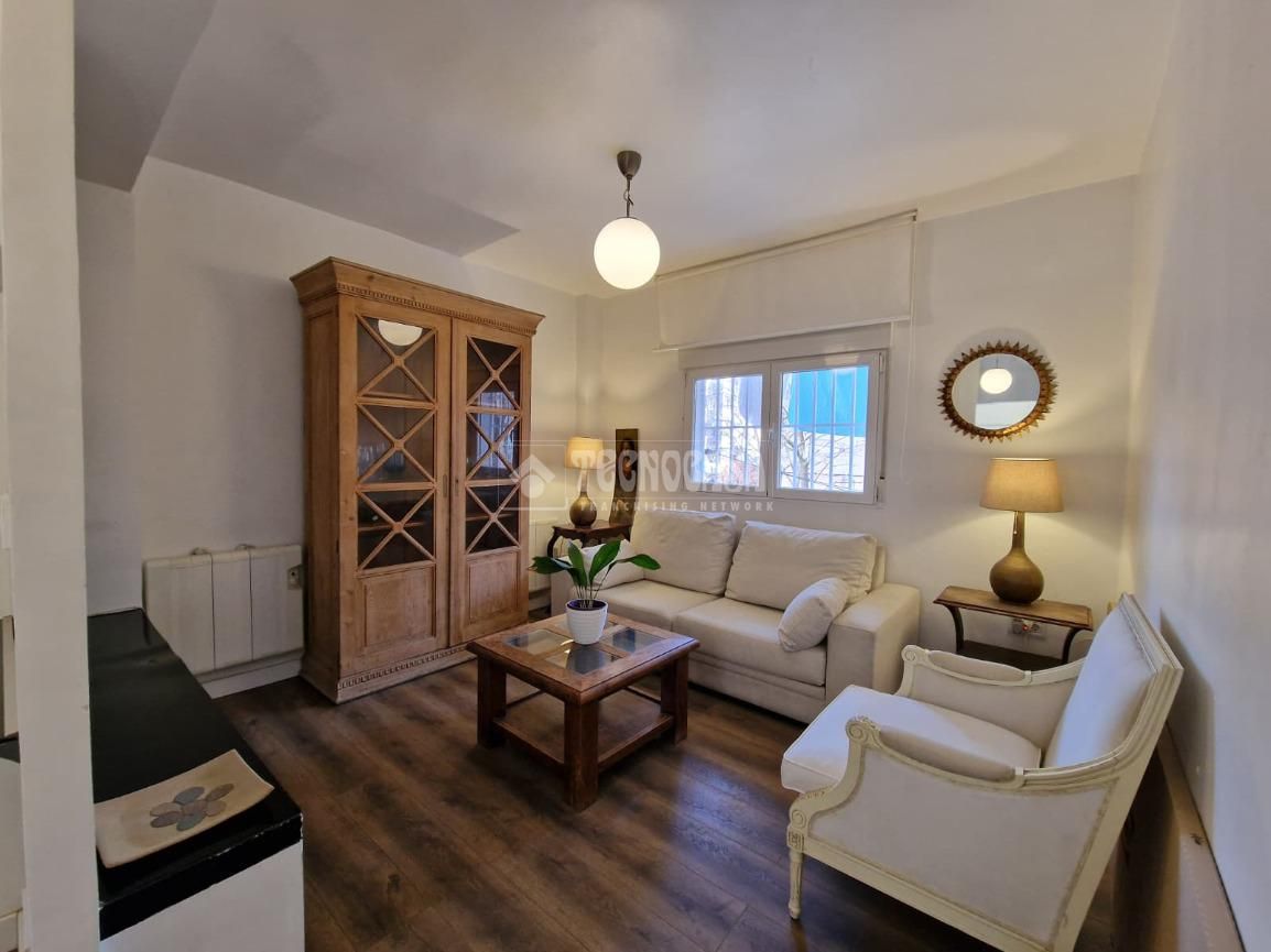 Sala d'estar de Pis en venda en  Madrid Capital amb Calefacció i Parquet