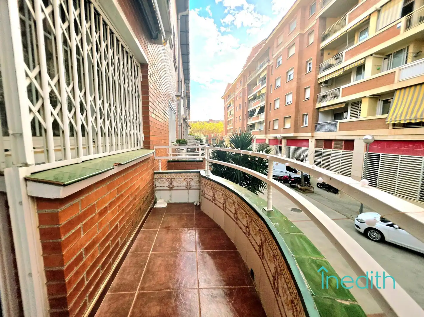 Außenansicht von Einfamilien-Reihenhaus zum Verkauf in Viladecans mit Klimaanlage, Heizung und Terrasse